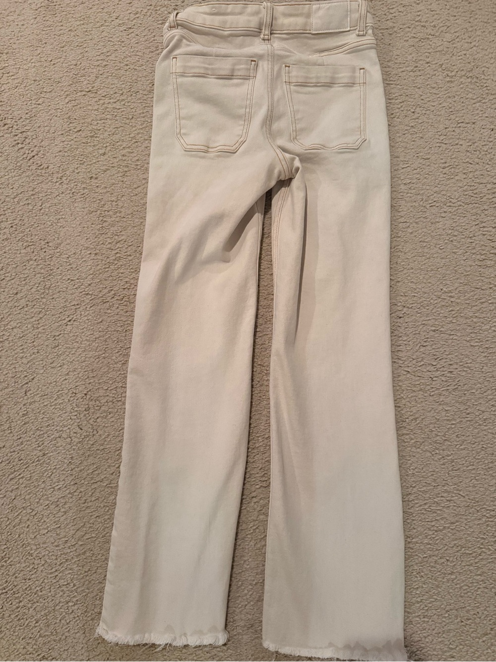 Zara Cream Ankle-Length Cropped Jeans